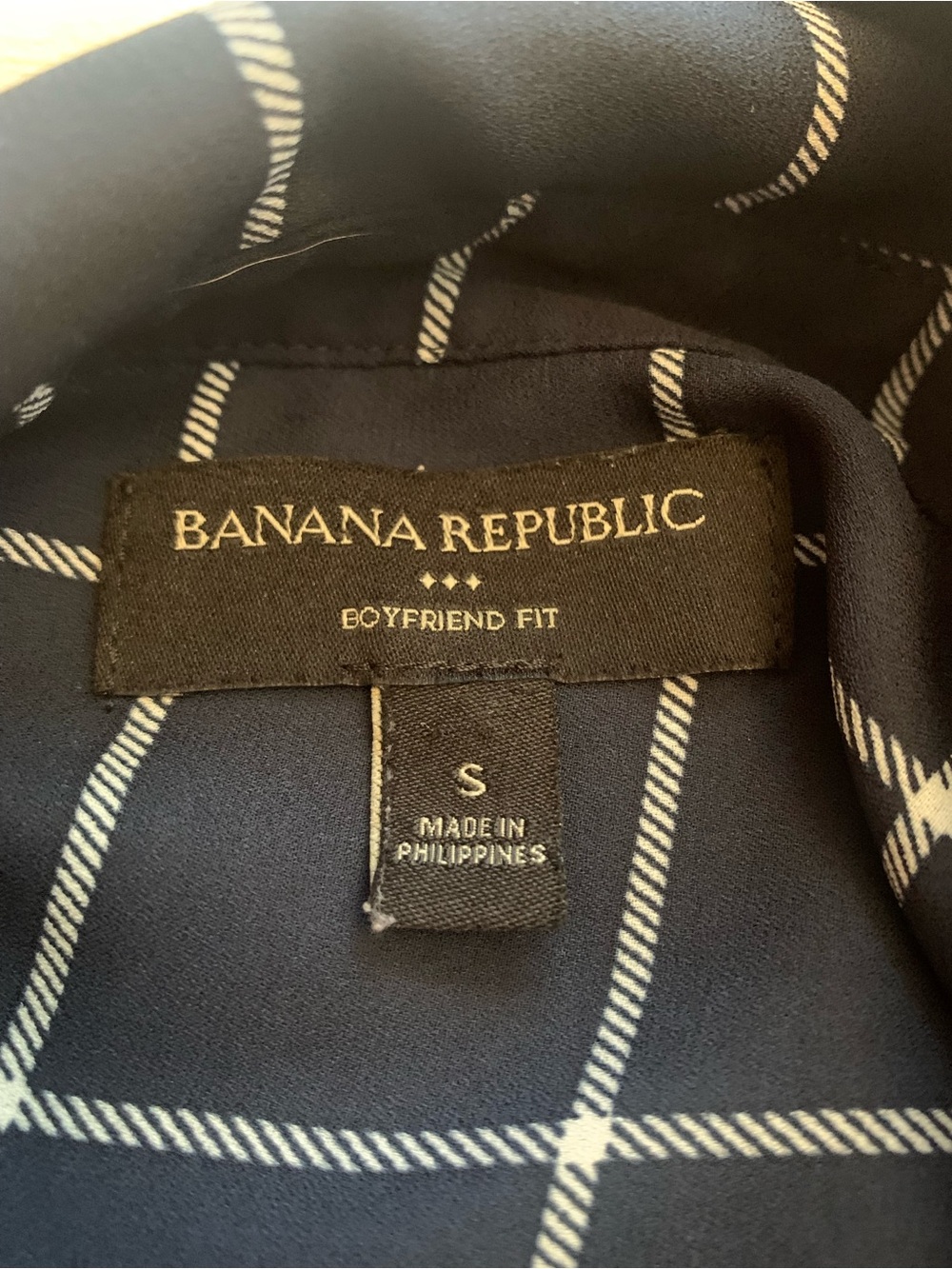 BANANA REPUBLIC 100% poly Dillon classic windowpane navy blouse size Small VGUC+ - Picture 5 of 9